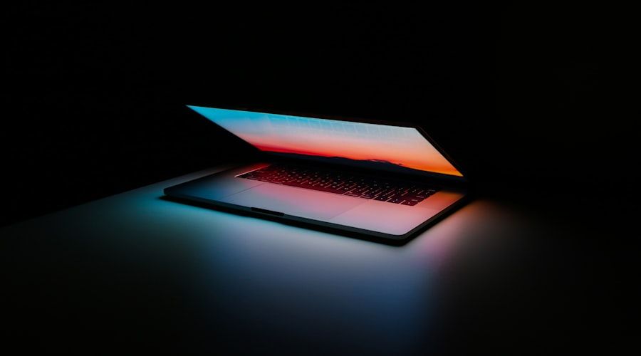 HP ProBook na biurku — tańszy laptop poleasingowy dla małej firmy